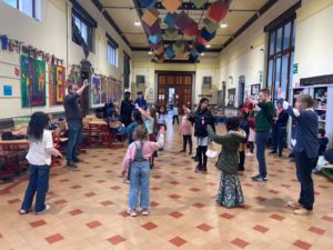 Atelier improvisation à l'école des devoirs La Place
