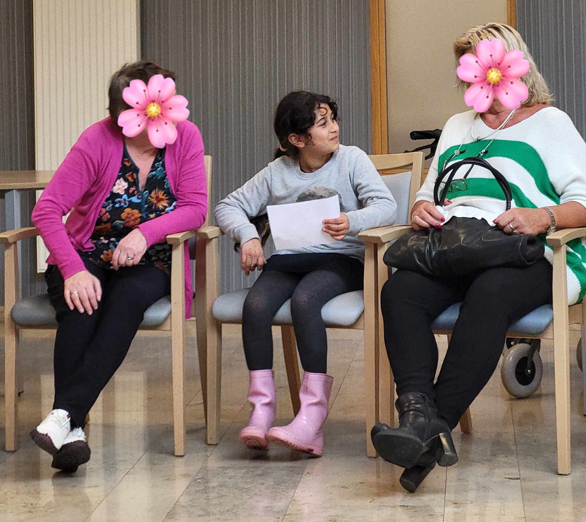 Les enfants de l'école des devoirs La Place rencontrent les résidents de la Maison Saint-Joseph