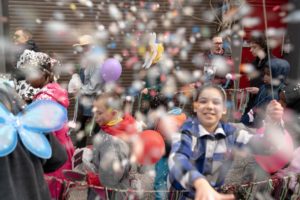 Cortège de carnaval des enfants de l'école de devoirs La Place
