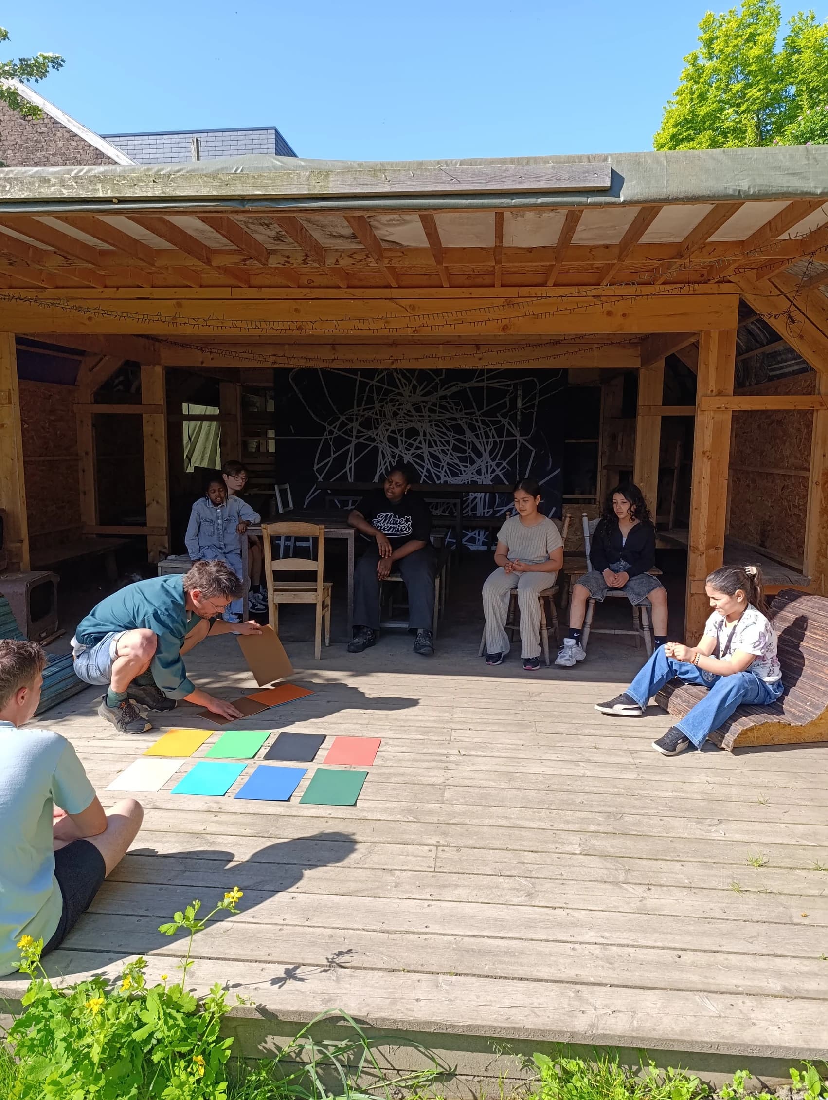 Les enfants de l'école de devoirs La Place en stage nature au printemps 2025