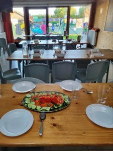 Les enfants de l'école de devoirs La Place en voyage à la mer