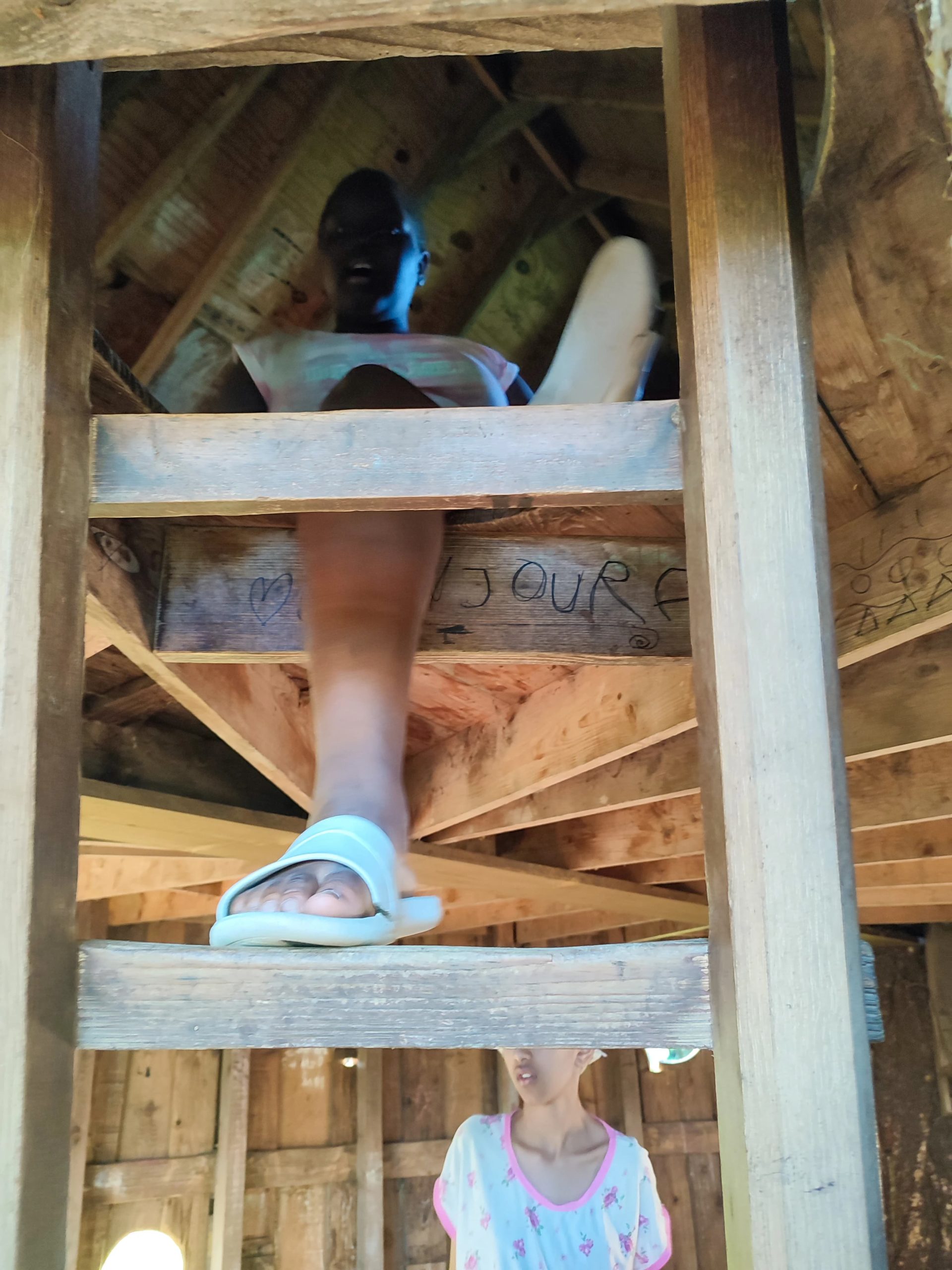 Les enfants de l'école de devoirs La Place en voyage à la mer